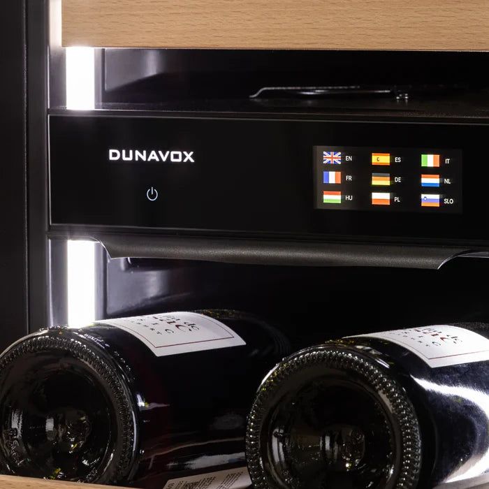 Display van een Dunavox wijnkoelkast met twee temperatuurzones