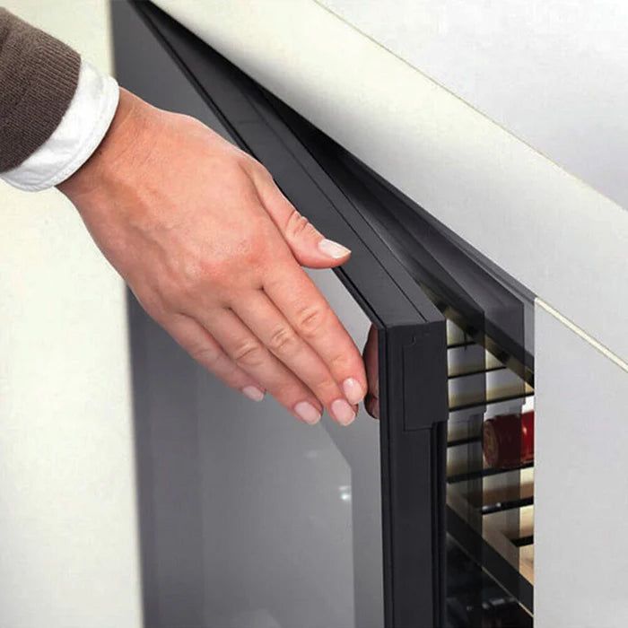 Dunavox Balance met push-to-open deur in een greeploze keuken