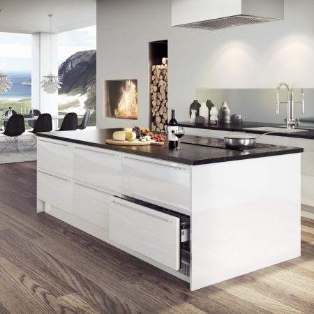 Foto van een Norcool ladekoelkast met eigen keukenfronten G3 ingebouwd in een kookeiland