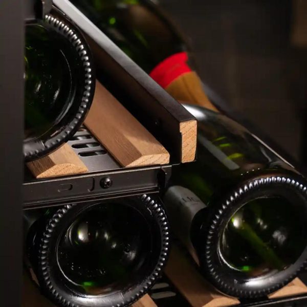 Productfoto van de PeVino Imperial Eco met een capaciteit van 96 flessen en 1 temperatuurzone